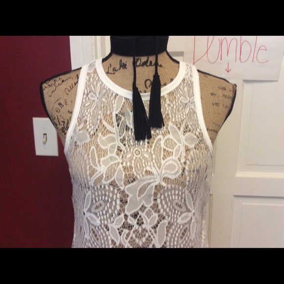 💕pretty white lace top💕 - Picture 5 of 8